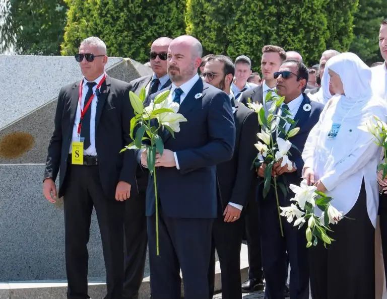 Ginkel odao počast žrtvama u Srebrenici
