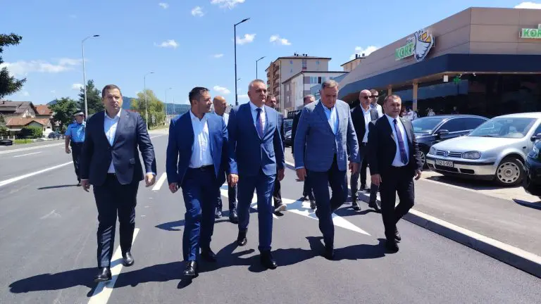 Najviše rukovodstvo Republike Srpske na Palama otvorilo novoizgrađeni kružni tok
