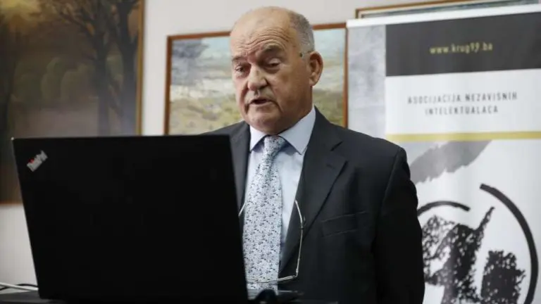 Mirsad Tokača priveden u Rogatici zbog zastave sa ljiljanima, oglasio se nakon zadržavanja