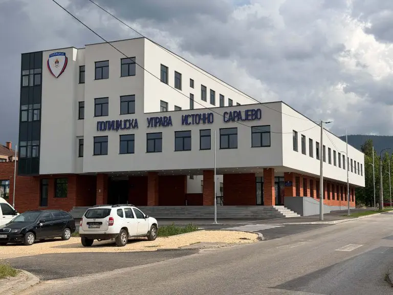 Za 22. juli zakazan protest u Palama zbog prebijanja omladine: “Dođi. Podrži. Ne ćuti.”