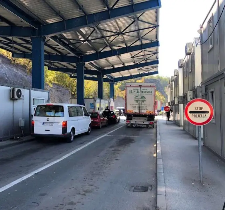 Mještani zapadne Vojvodine blokirali cestu zbog problema na hrvatskoj granici