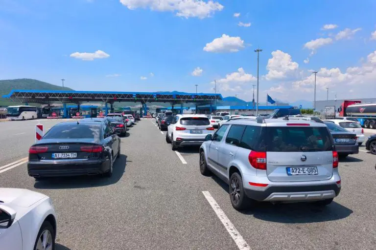 Na ovim graničnim prelazima duge su kolone