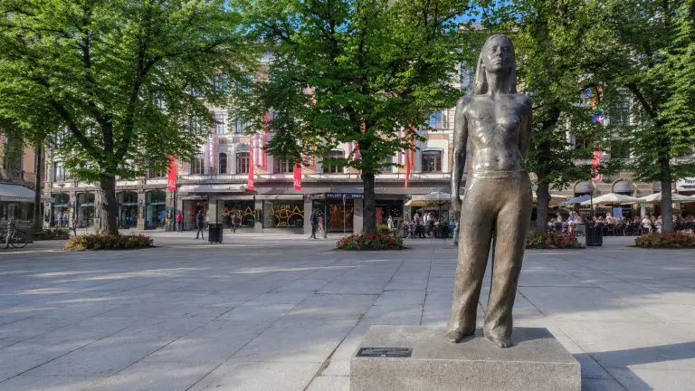 U ovom gradu se nalazi prva statua žene koja ima rak dojke