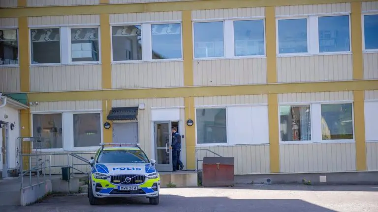 Napad mačem u srednjoj školi u Švedskoj: Više povrijeđenih, policija pucala na osumnjičenog