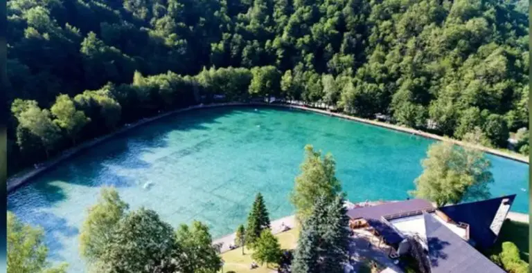 Otvoren NAJVEĆI BAZEN na Balkanu i nalazi se u BiH: Njegova površina je 16.000 m2, a puni se vodom direktno iz rijeke