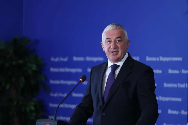 Borenović prijavljen zbog preuranjene kampanje, pa uradio nešto potpuno neočekivano