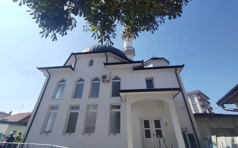 Poslije 33 godine, ezan ponovo u Dašnici: Otvorena Preljubovića džamija u Bijeljini