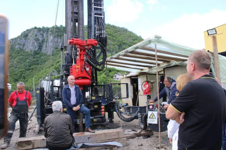 VELIKA INVESTICIJA DONIJELA REZULTAT: Kod Olova pronađena termalna voda od 32 STEPENA, evo šta se planira