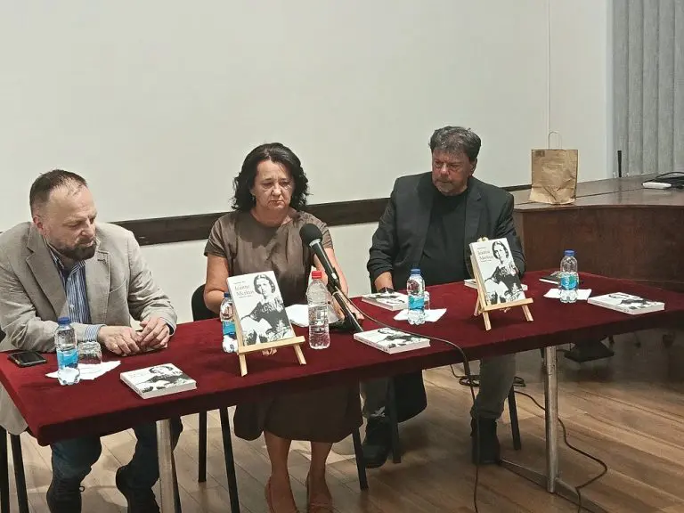 Dala bogatstvo za Hercegovce, ratovala uz ustanike, a umrla zaboravljena: Nevjerovatna priča o Žani Merkus