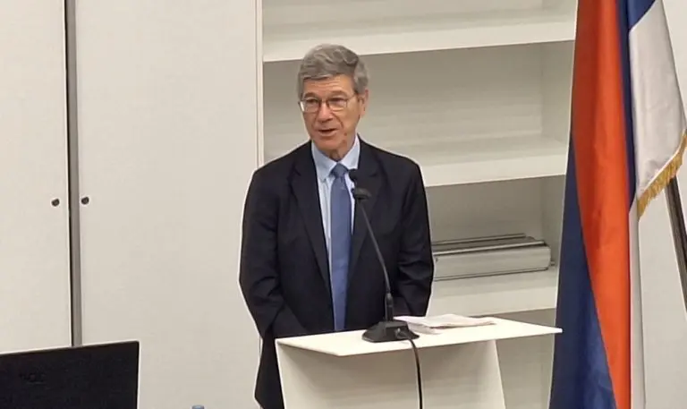 Jeffrey Sachs u Banjaluci: Primio počasni doktorat, pa žestoko kritikovao američku politiku i Trumpa