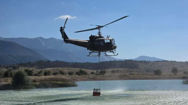 Helikopter OS BiH i danas nastavlja gašenje požara na Čvrsnici