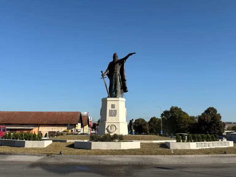 Dekan AGGF-a upozorava na spomenike i atrakcije u kružnim tokovima u Banjaluci