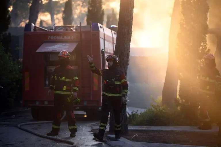Dužina požara na Braču 40 kilometara