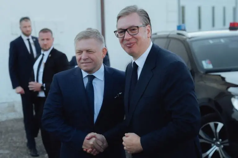Fico iz Novog Sada otvoreno stao uz Vučića: „Treba biti lider s kičmom i reći NE“