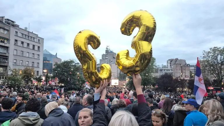 USTAV U RUKAMA, PORUKA SA SLAVIJE: „Put ka oslobođenju Srbije počinje 26. oktobra“