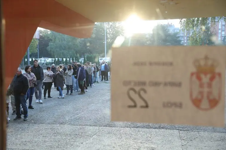 Izlaznost u Srbiji već 46,4 odsto: Do 14 časova glasalo znatno više građana nego 2023. godine