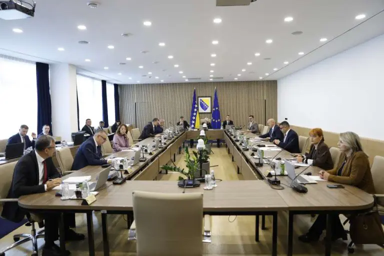 Savjet ministara BiH odlučuje o glasanju državljana Srbije u BiH