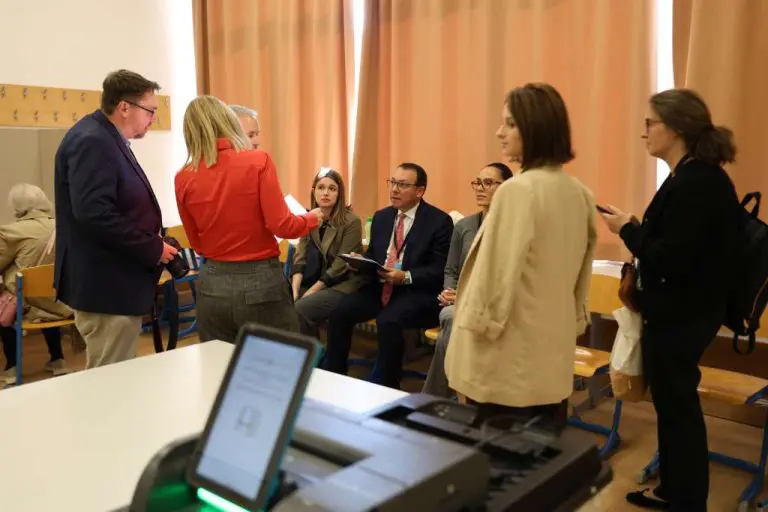 Posmatrači OSCE-a: Izborni dan za sada protiče bez većih problema, konačne ocjene sutra