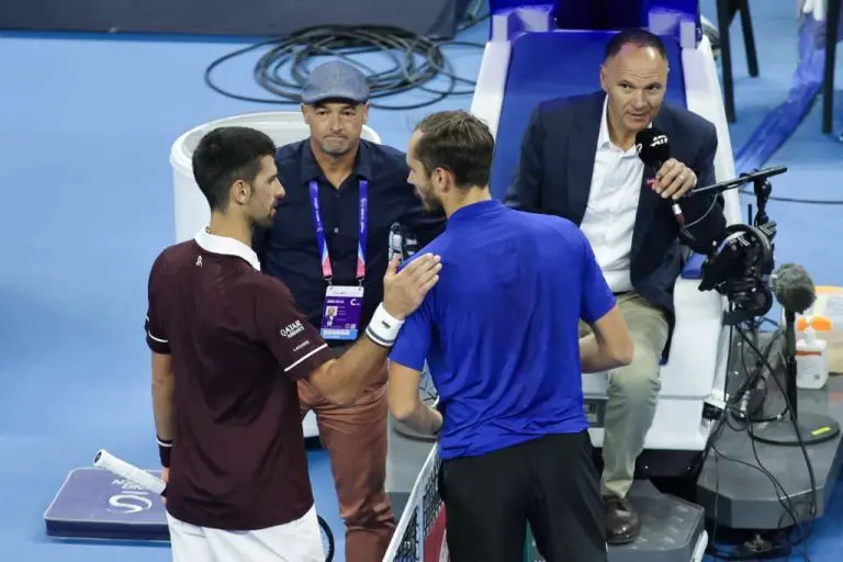 Đoković u finalu Pekinga, Medvedev diskvalifikovan