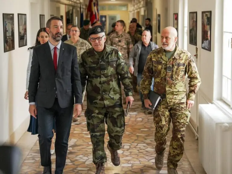 Vučinić: NATO ostaje u BiH, izazovi ustavnom poretku i retorika koja ugrožava mir su crvena linija
