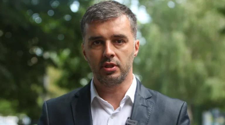 Savo Manojlović: Kurti hapsi Srbe zbog parola ‘Nema predaje’, Vučić zbog ‘Nećete kopati’