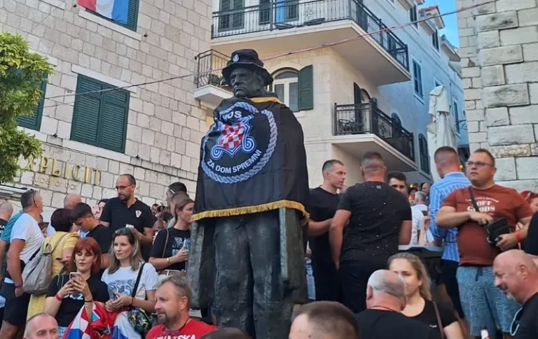 Kakvo ruglo u Imotskom. Poganim stihom oskvrnuli su pjesnika, ustaškom zastavom zaogrnuli kozmopolita