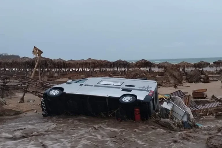 “Biblijske poplave”: Rumuniju pogodio ciklon kakav se rijetko viđa (VIDEO)