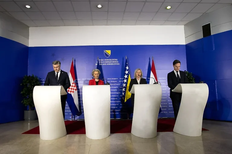 Evropska unija mora uskoro otvoriti vrata novim članicama jer od toga zavisi njen opstanak