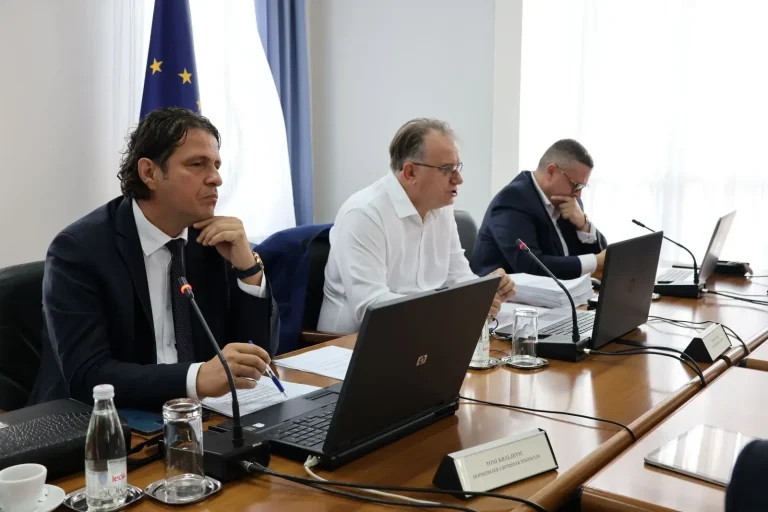Vlada FBiH poziva penzionere 17. septembra na sastanak
