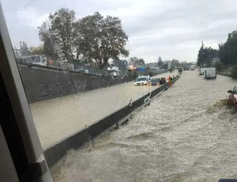Potop u Francuskoj, stižu snimci haosa: Auta i kuće pod vodom, ljudi evakuisani
