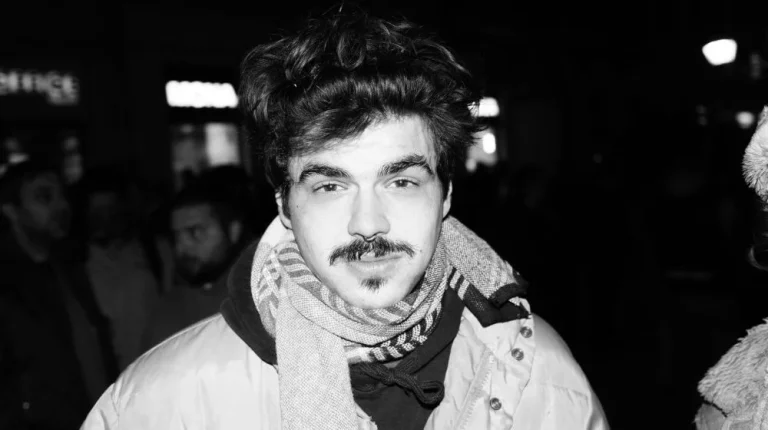 Umetnik, ne političar: Ko je Relja Stanojević, uhapšeni student u Novom Sadu?