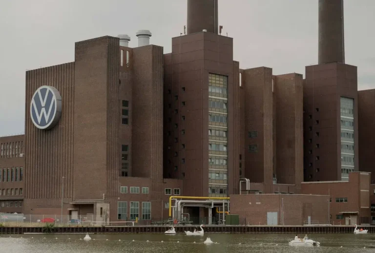 Njemački automobilski gigant Volkswagen sprema se za veliki štrajk zakazan za ponedjeljak: Šta će to donijeti?