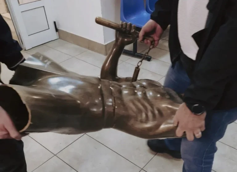 Krađa, prodaja i zatvorska kazna: Neobična priča o kipu Bruce Leeja u Mostaru