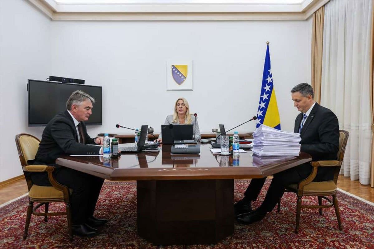 Predsjedništvo BiH: Komšić glasao PROTIV, Bećirović suzdržan