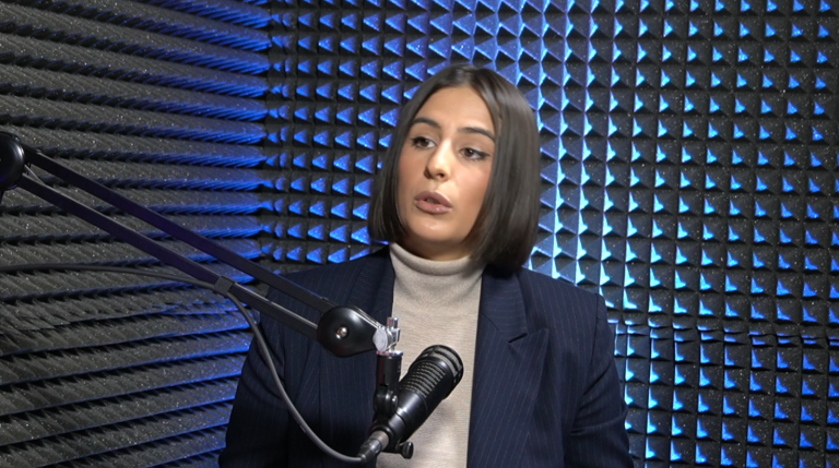 Tanja Vukomanović za BUKU: “Mnogo godina u limuzinama, zatamnjenim staklima, pod pratnjom… nije ni čudo što nemaju osjećaj za druge građane”