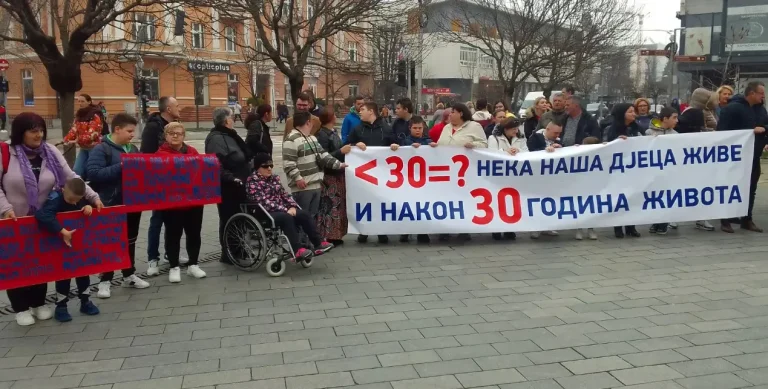 Roditelji njegovatelji u borbi za egistenciju i bolje sutra: Tražićemo ista prava kao u Federaciji BiH!
