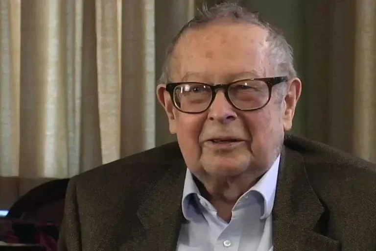 Jedan od vodećih američkih politologa 2012. je tvrdio: “Dajte Iranu nuklearnu bombu ako želite stabilnost”