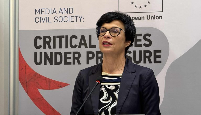 Kos poručila novinarima: Znam u koliko teškim uslovima radite, bez slobode govora nema članstva u EU