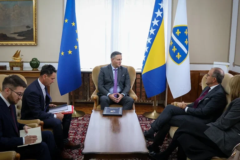 Bećirović sa šefom Delegacije EU: Referendum u RS-u bi predstavljao osporavanje odluka institucija BiH
