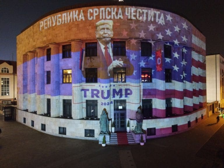 Palata Republike večeras u bojama američke zastave
