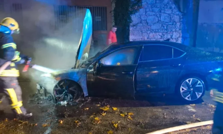 Zapaljeno auto koji koristi gradonačelnik Mostara Mario Kordić