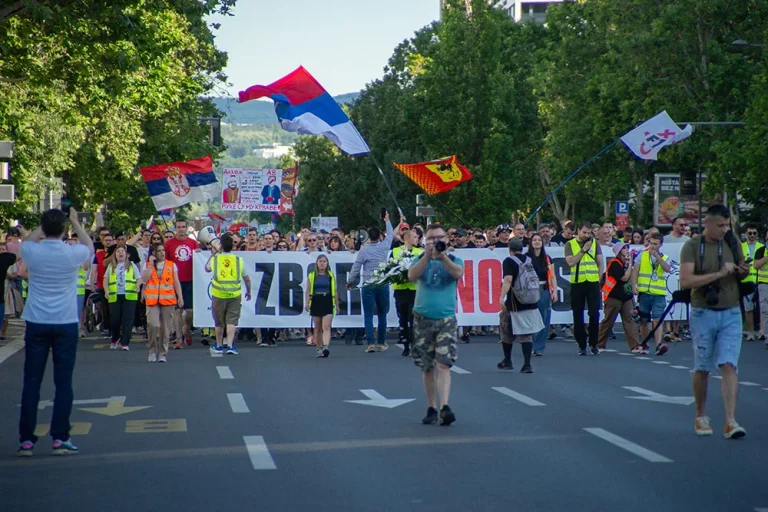 Dejan Ilić: Samo se svađajte