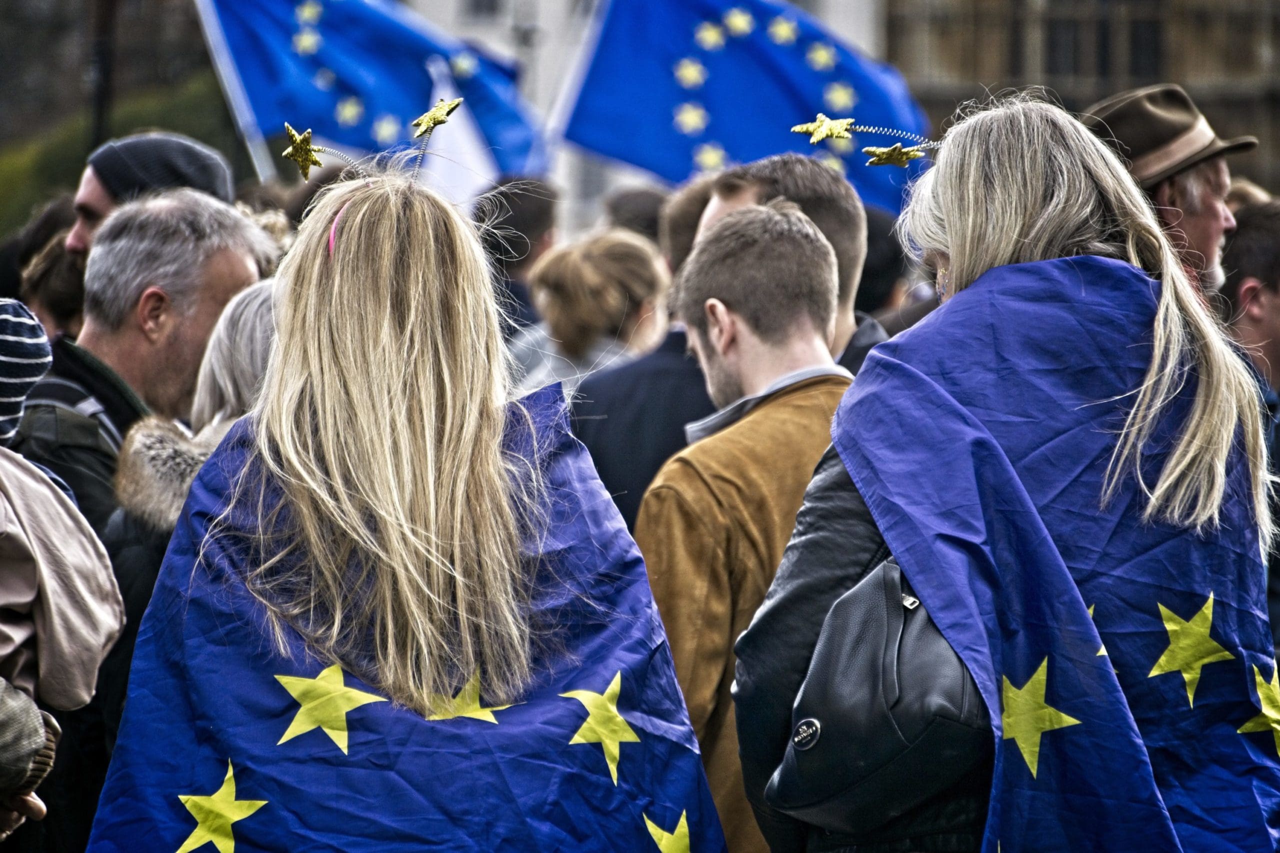 Srbija ostaje bez mape puta za EU: Brisel rokovima izdvaja Crnu Goru, Albaniju, Ukrajinu i Moldaviju Srbija ostaje bez mape puta za EU: Brisel rokovima izdvaja Crnu Goru, Albaniju, Ukrajinu i Moldaviju