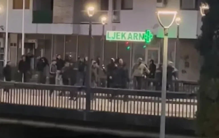 U Stocu crnom bojom zaliven mural posvećen Vukovaru. Izbila masovna tučnjava, intervenisala policija ( VIDEO)