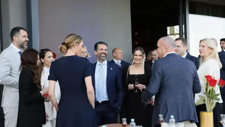 Tramp Mlađi na imanju porodice Dodik