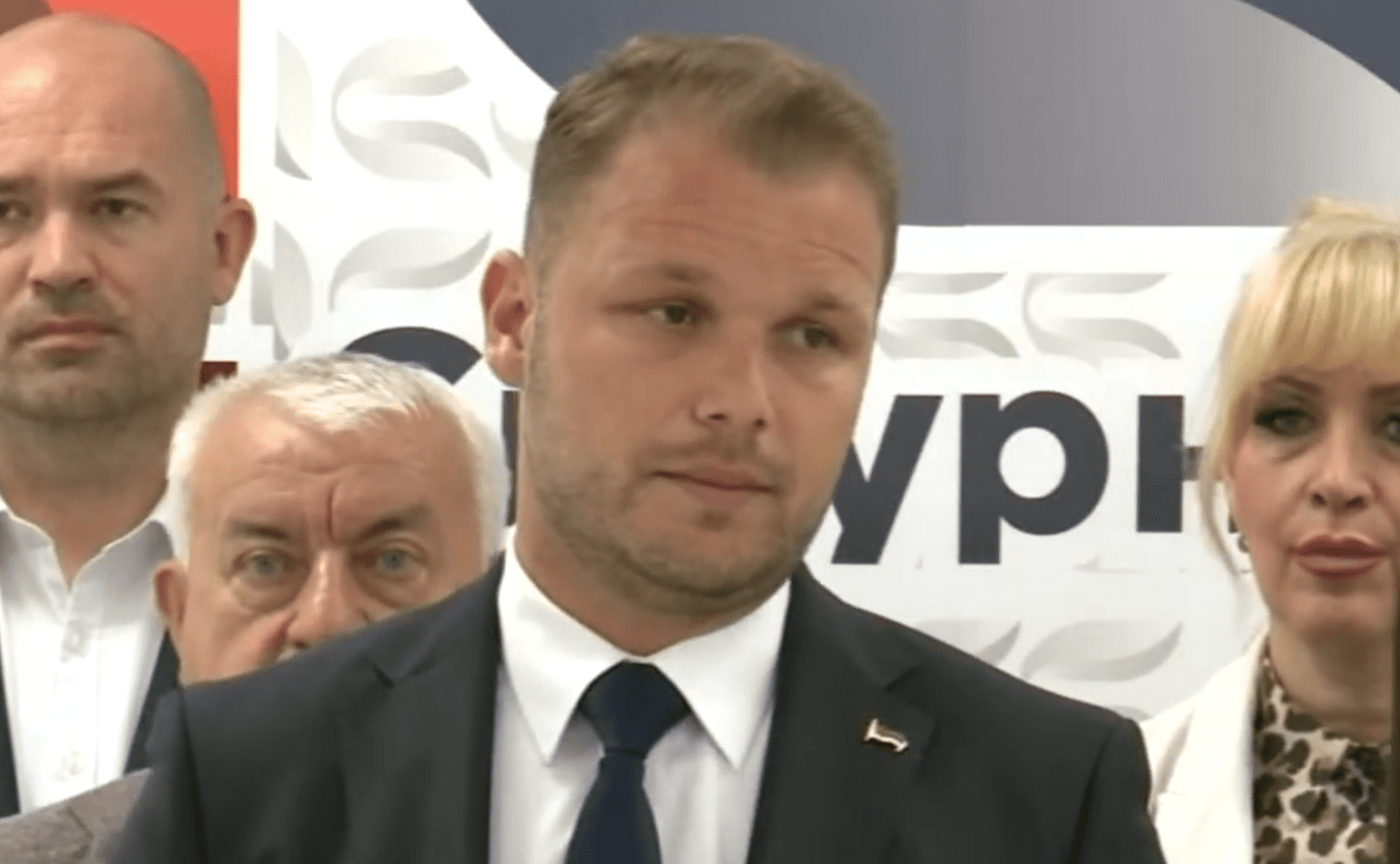 Stanivuković prijeti protestima zbog novog zaduženja RS: “Po svaku cijenu moramo zaustaviti ovu sjednicu”