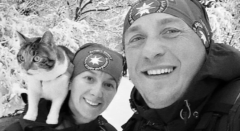 Na Elbrusu pronađena i Macika, planinarska mačka Alme i Denisa