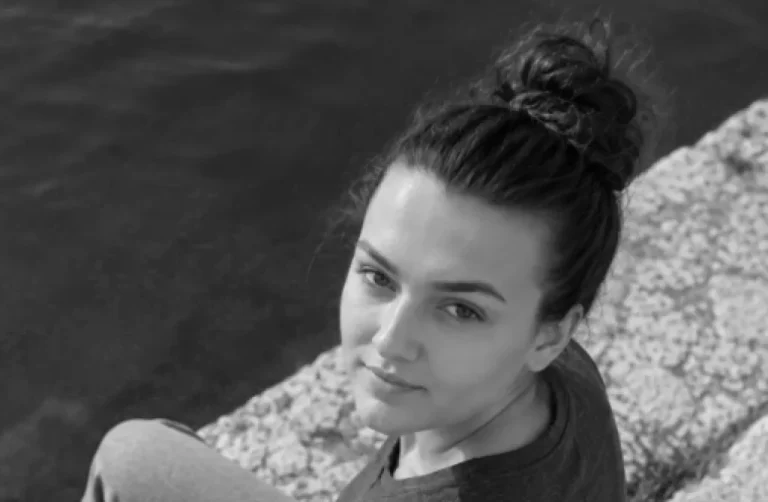 Oprosti, Dragana. Umjesto da noću pališ, ti si došla čistiti naše apartmane i posluživati naše goste
