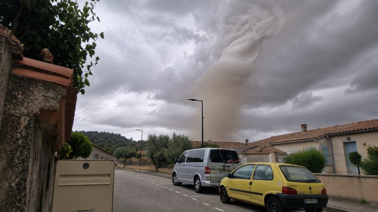 Tornado u Francuskoj čupao krovove i drveće: Povrijeđena 41 osoba, oštećeno oko 300 kuća