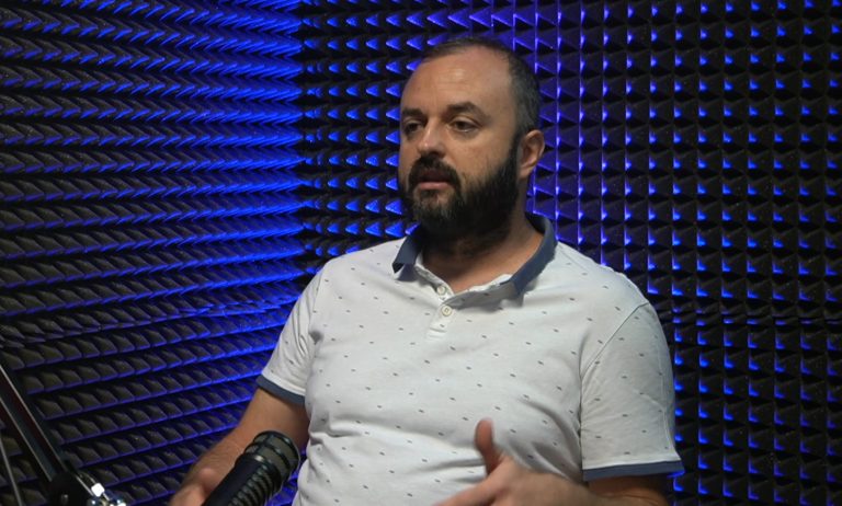 DODIK NA PLAKATU, STANIVUKOVIĆ PREMIJER, VUKANOVIĆ „HRABRO“: Šta zapravo krije predizborna kampanja?